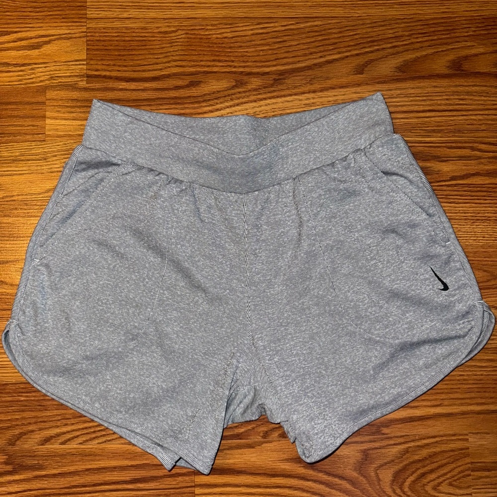 NIKE • yoga - ribbed shorts / gray size L - Picture 6 of 6